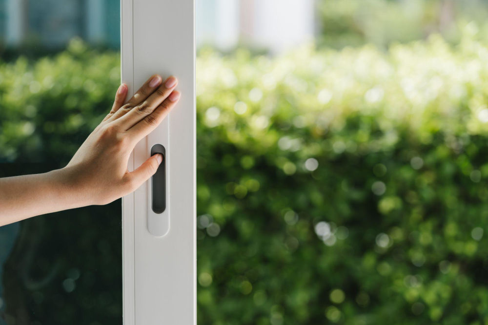 Casement vs Slider Windows: Wind Resistance and Draft Prevention in Alberta