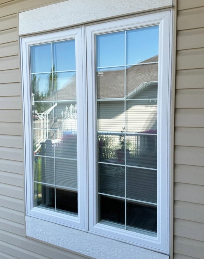 How the Airdrie Climate Affects Windows | Weather Pro Triple pane vinyl windows on a home in Airdrie, Alberta